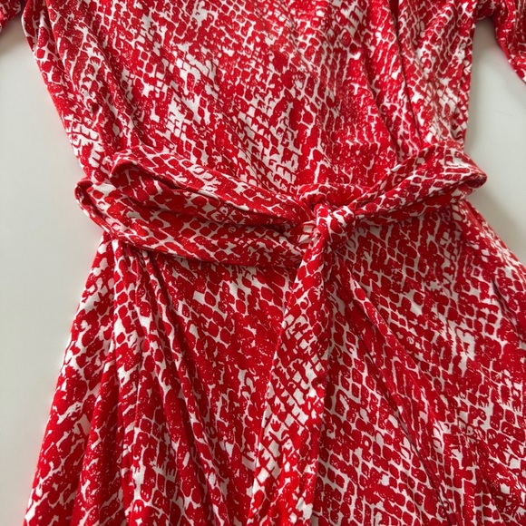 Diane Von Furstenberg-Wrap Dress-Serpent-Simple Tango Red-White-Classic-Size 8 - Picture 9 of 15